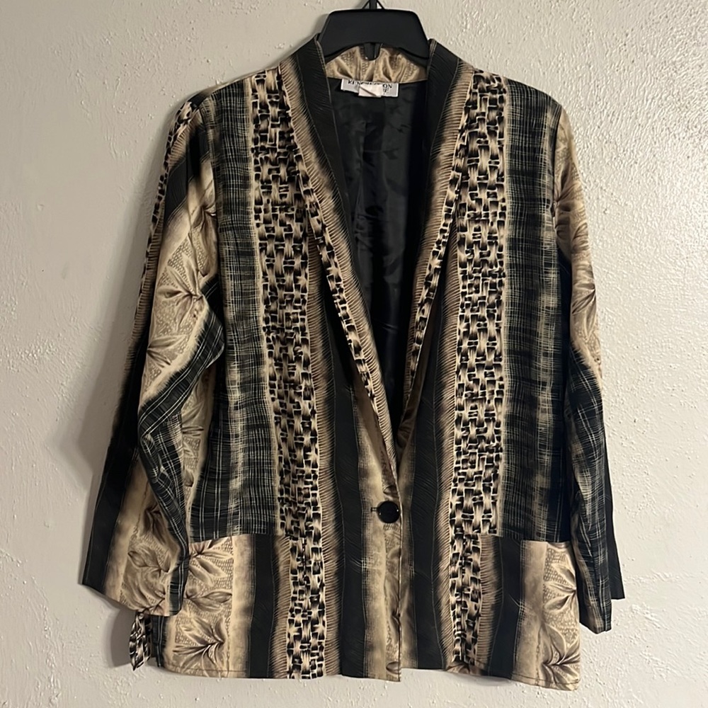 Vintage Kensington Square women’s size medium lightweight blazer, suit jacket.